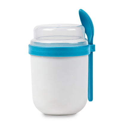 כוס יוגורט עם כף