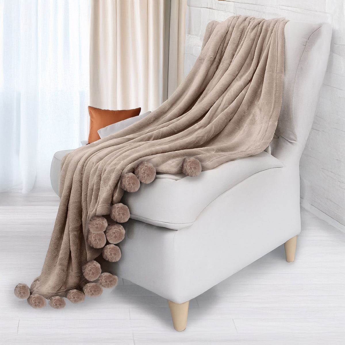 שמיכת פומפון