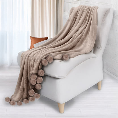 שמיכת פומפון